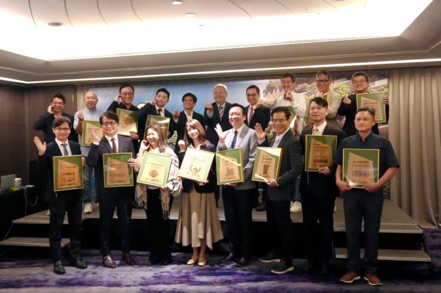 普特絲防霾紗窗榮獲永續建材類「最佳高性能綠建材獎」 4 最佳高性能綠建材獎