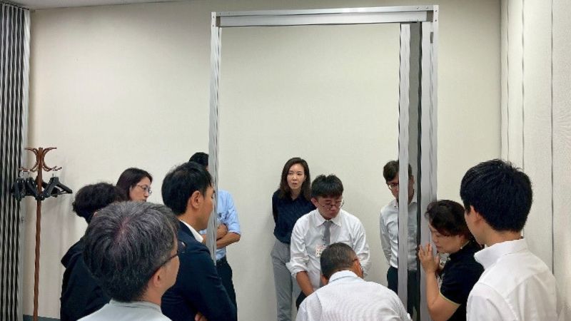 雙方討論對應高度300公分以上門型的應用
