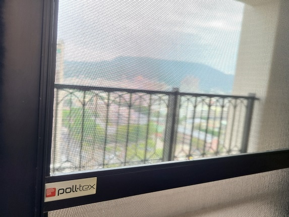 Poll-tex®防霾紗窗能有效阻隔PM2.5。
