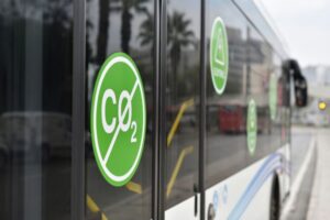 選擇電動公車，普特絲用行動守護地球